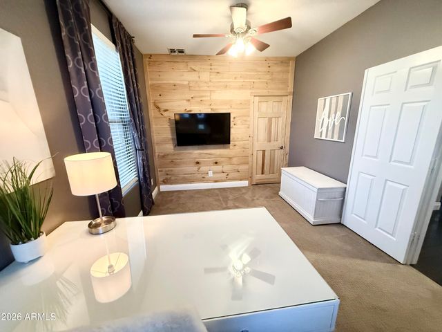 2878 S COTTONWOOD Drive, Gilbert, AZ 85295