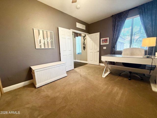 2878 S COTTONWOOD Drive, Gilbert, AZ 85295