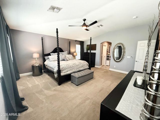 2878 S COTTONWOOD Drive, Gilbert, AZ 85295