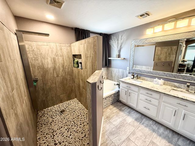 2878 S COTTONWOOD Drive, Gilbert, AZ 85295