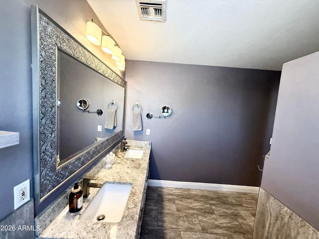 2878 S COTTONWOOD Drive, Gilbert, AZ 85295