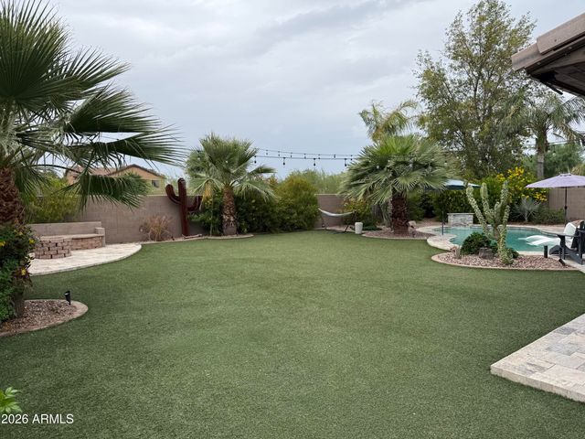 2878 S COTTONWOOD Drive, Gilbert, AZ 85295