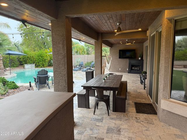 2878 S COTTONWOOD Drive, Gilbert, AZ 85295