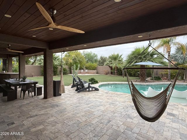 2878 S COTTONWOOD Drive, Gilbert, AZ 85295