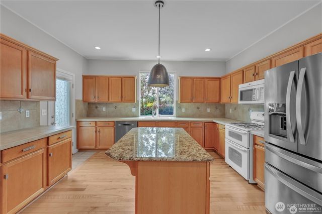 2414 88th Drive NE, Lake Stevens, WA 98258