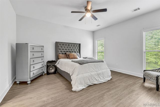 322 Sunnybrook Drive, Deatsville, AL 36022
