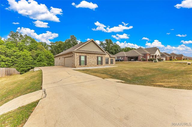 322 Sunnybrook Drive, Deatsville, AL 36022