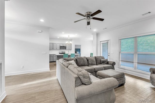 322 Sunnybrook Drive, Deatsville, AL 36022
