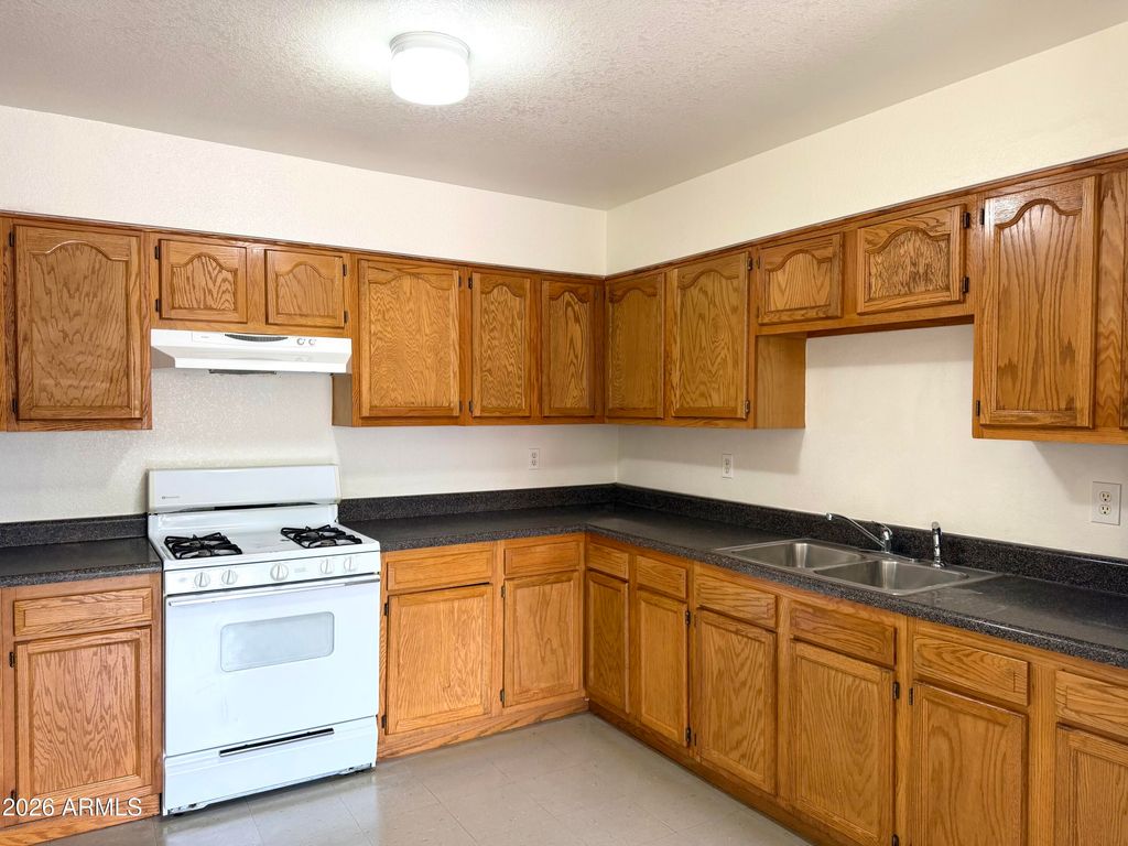 521 W OCOTILLO Street, Casa Grande, AZ 85122 — photo 4
