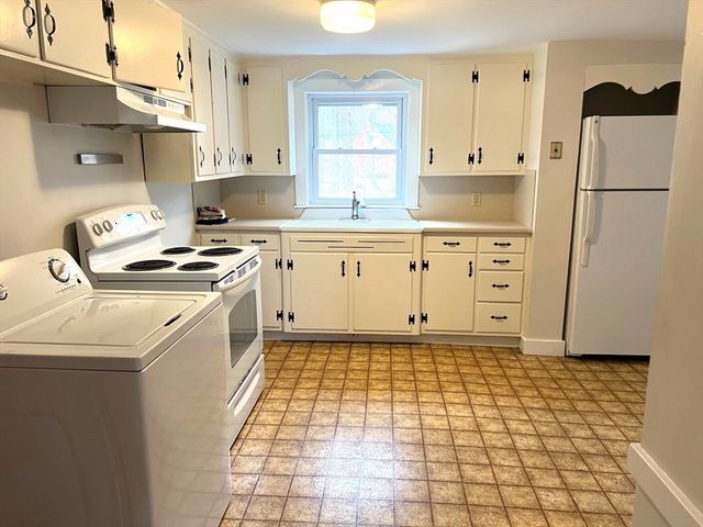 50 Spruce St 50, Acton, MA 01720
