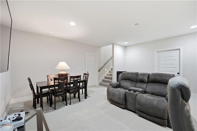 1811 Winchester Drive, Pleasant Hill, MO 64080