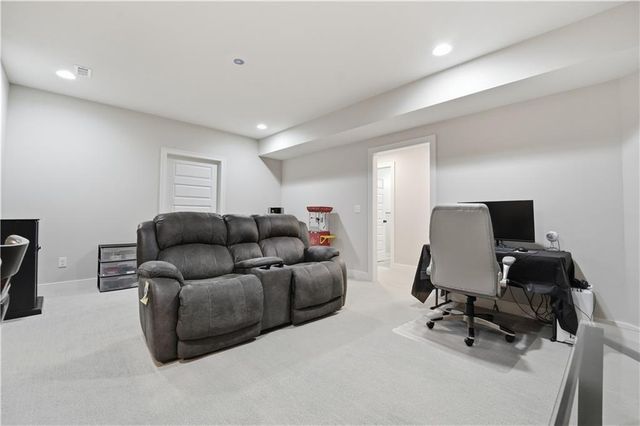 1811 Winchester Drive, Pleasant Hill, MO 64080