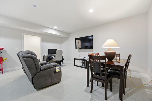 1811 Winchester Drive, Pleasant Hill, MO 64080