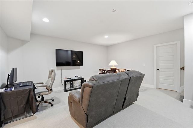 1811 Winchester Drive, Pleasant Hill, MO 64080