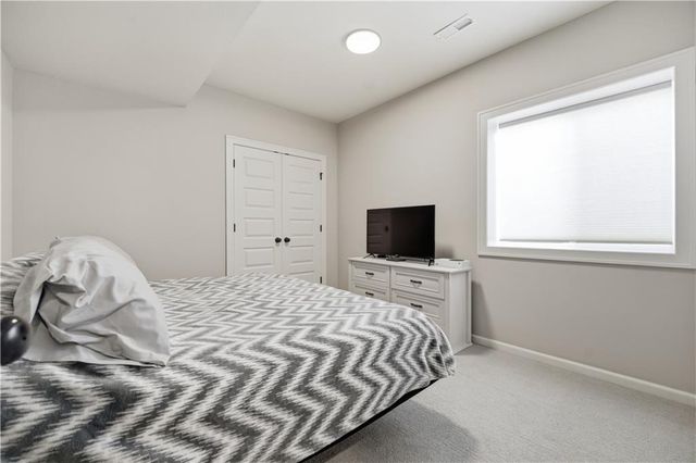 1811 Winchester Drive, Pleasant Hill, MO 64080