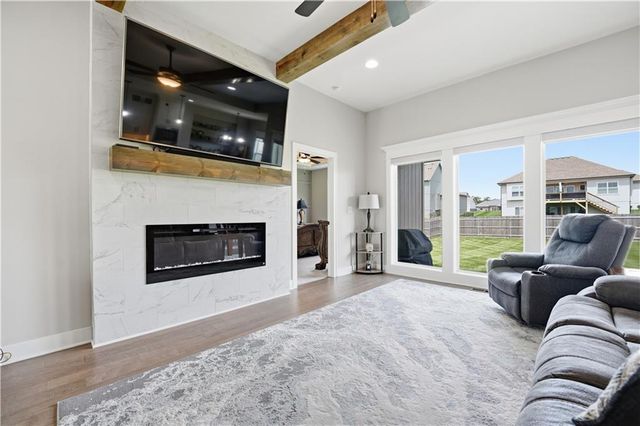 1811 Winchester Drive, Pleasant Hill, MO 64080