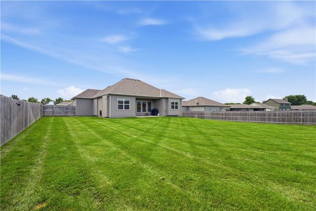 1811 Winchester Drive, Pleasant Hill, MO 64080