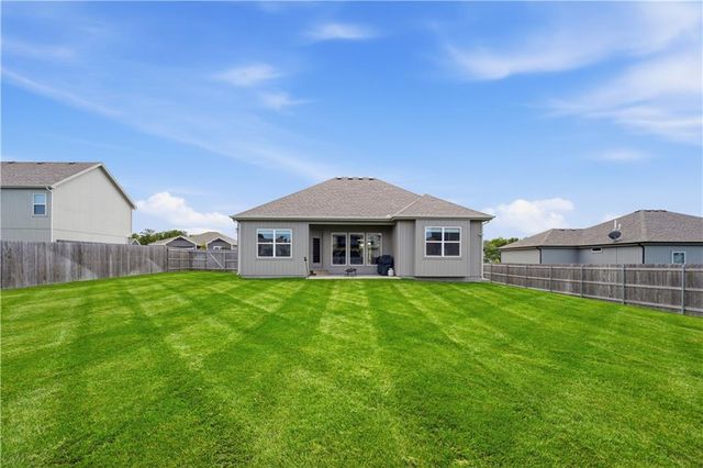 1811 Winchester Drive, Pleasant Hill, MO 64080