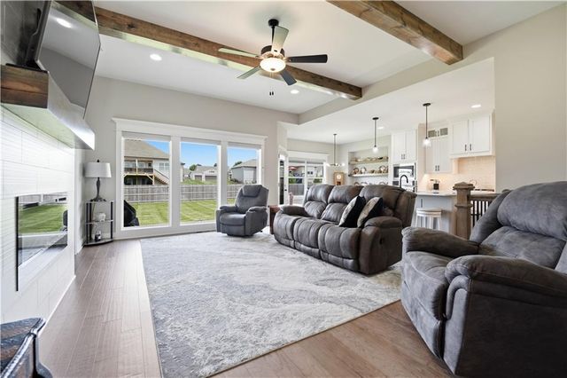 1811 Winchester Drive, Pleasant Hill, MO 64080
