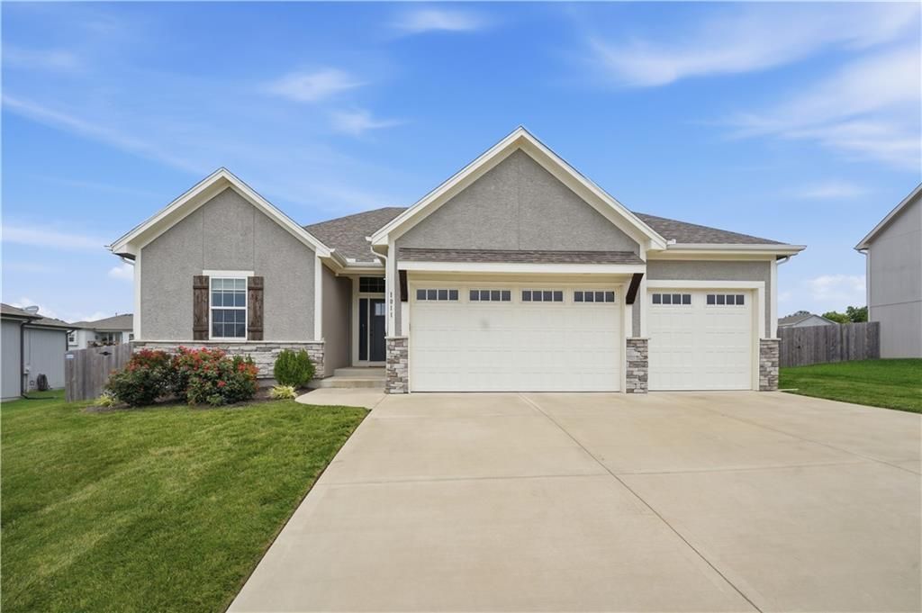 1811 Winchester Drive, Pleasant Hill, MO 64080