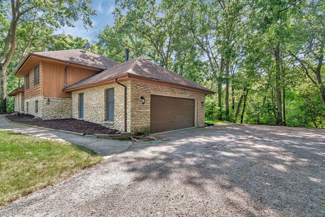 22416 S Kings Court, Shorewood, IL 60404