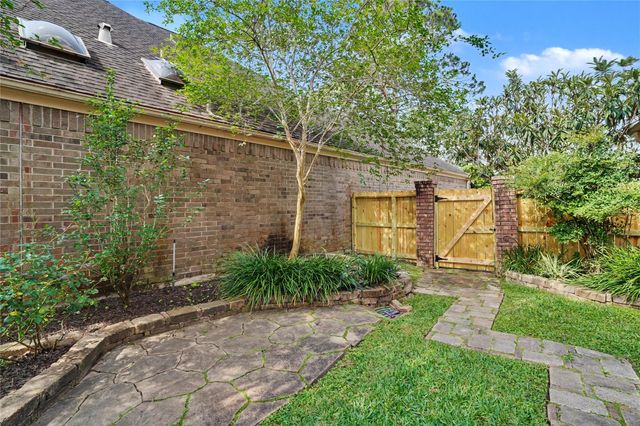 2022 Park Grand Road, Houston, TX 77062