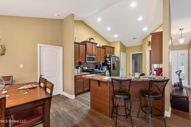 117 Brackish Place, Ocean Springs, MS 39564