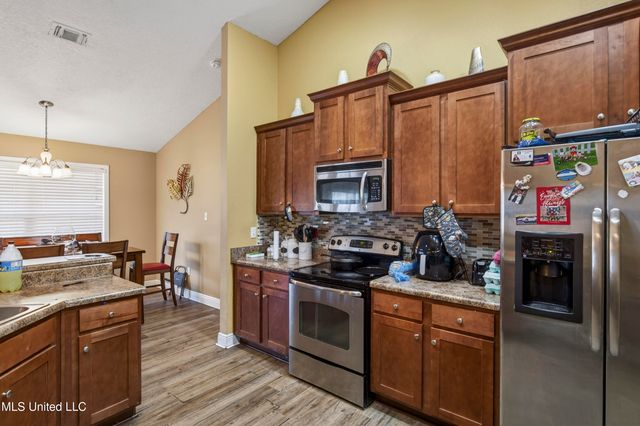 117 Brackish Place, Ocean Springs, MS 39564