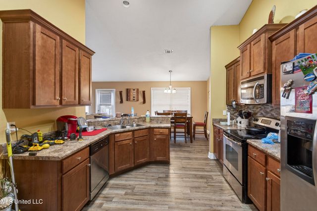 117 Brackish Place, Ocean Springs, MS 39564