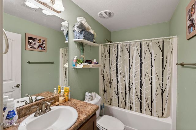 117 Brackish Place, Ocean Springs, MS 39564