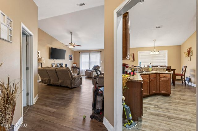 117 Brackish Place, Ocean Springs, MS 39564