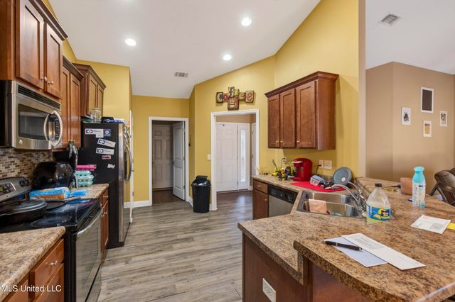 117 Brackish Place, Ocean Springs, MS 39564