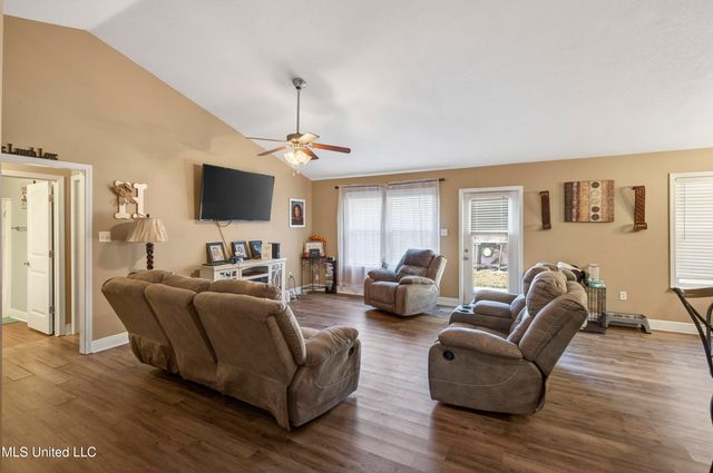 117 Brackish Place, Ocean Springs, MS 39564