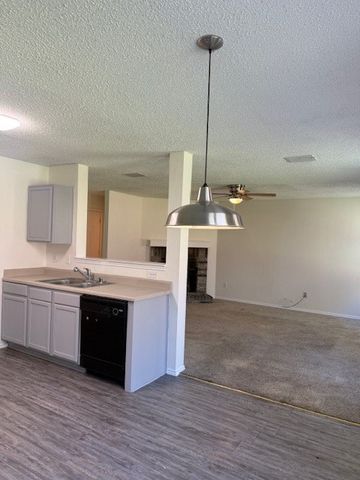 2153 Shawnee Trail, Fort Worth, TX 76247