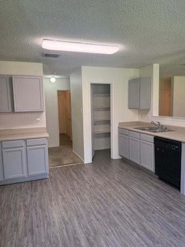 2153 Shawnee Trail, Fort Worth, TX 76247