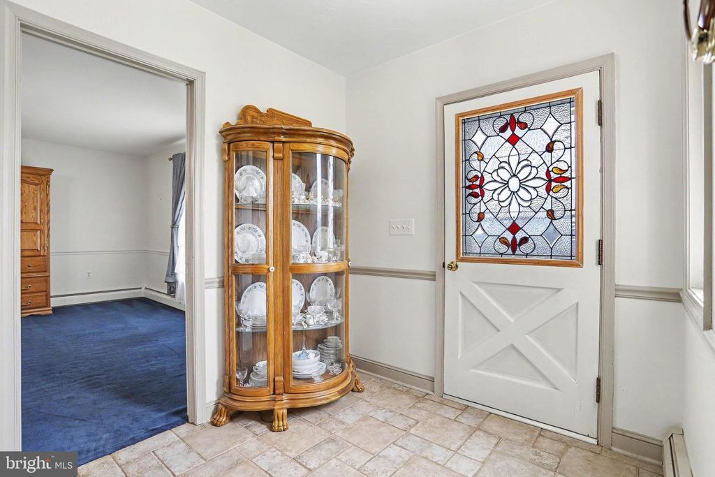 Image 5 of property listing at 9737 HIGH ROCK RD, Airville, PA 17302