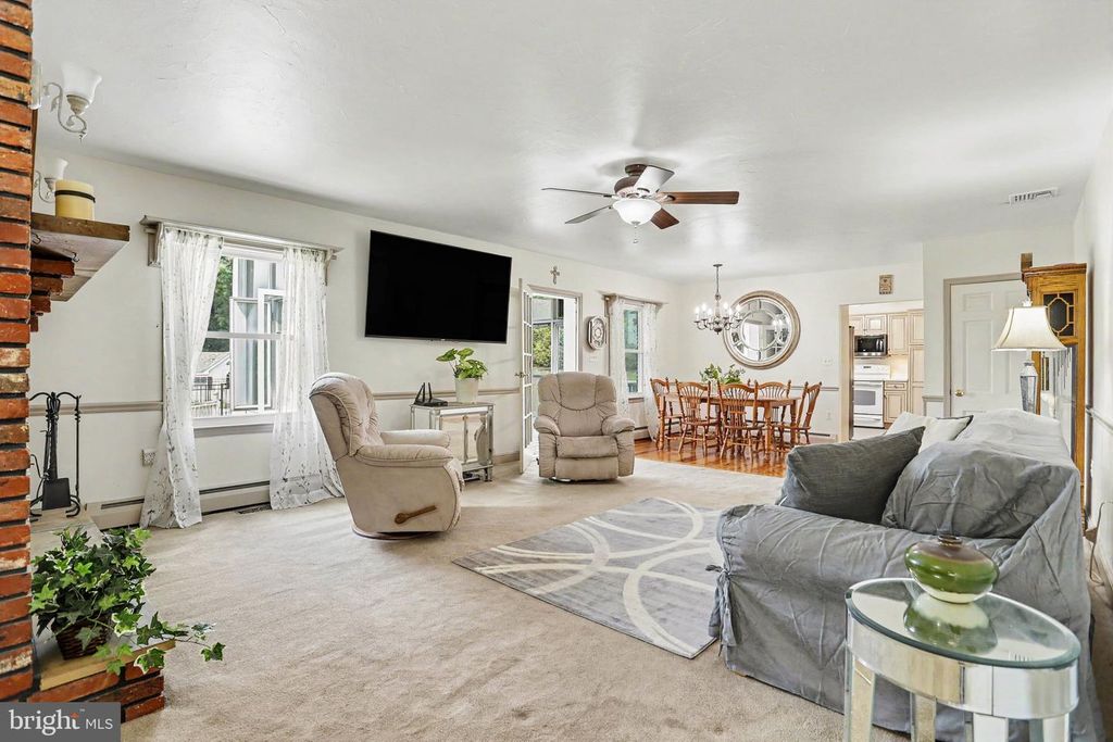 Image 9 of property listing at 9737 HIGH ROCK RD, Airville, PA 17302