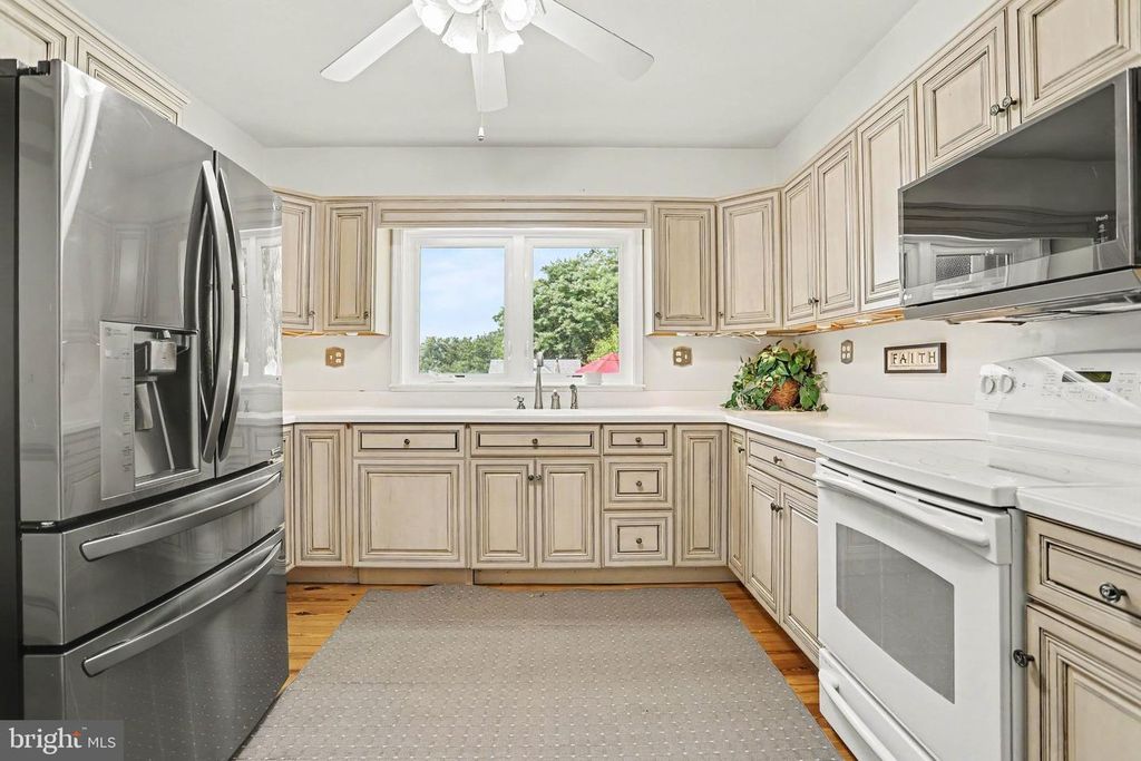Image 12 of property listing at 9737 HIGH ROCK RD, Airville, PA 17302