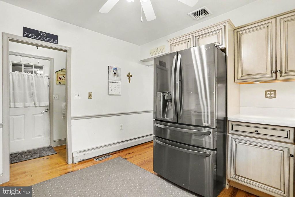Image 13 of property listing at 9737 HIGH ROCK RD, Airville, PA 17302