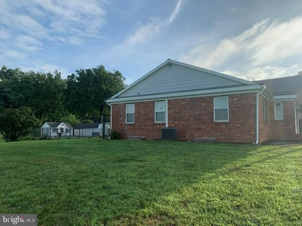 Image 2 of property listing at 9737 HIGH ROCK RD, Airville, PA 17302
