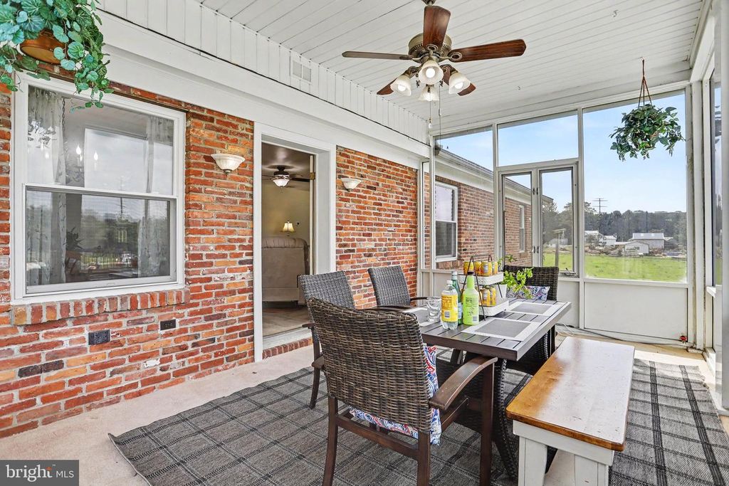 Image 15 of property listing at 9737 HIGH ROCK RD, Airville, PA 17302