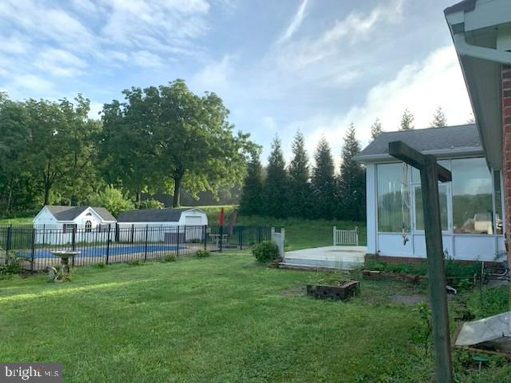 Image 3 of property listing at 9737 HIGH ROCK RD, Airville, PA 17302