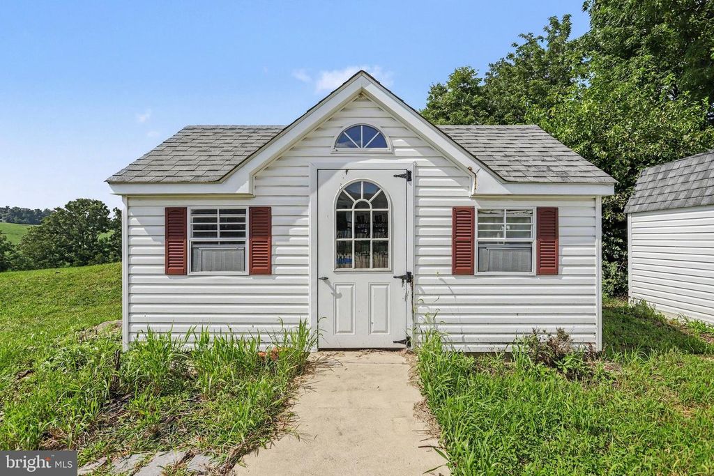 Image 32 of property listing at 9737 HIGH ROCK RD, Airville, PA 17302
