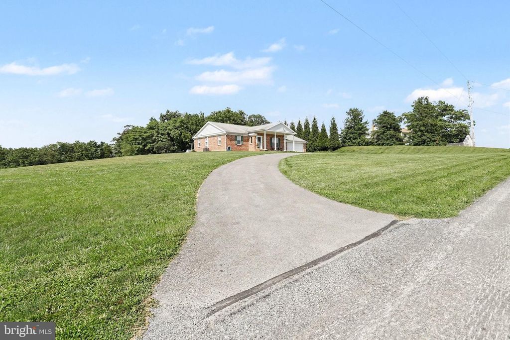 Image 33 of property listing at 9737 HIGH ROCK RD, Airville, PA 17302