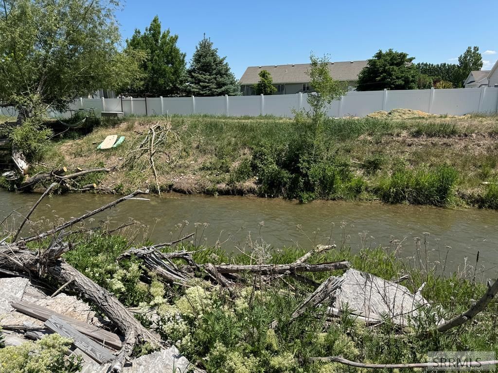 Image 38 of property listing at 2950 N Ammon Road, Idaho Falls, ID 83401