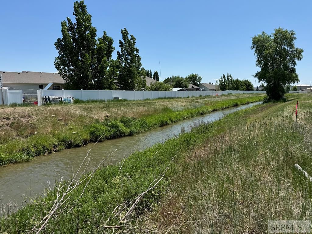Image 40 of property listing at 2950 N Ammon Road, Idaho Falls, ID 83401