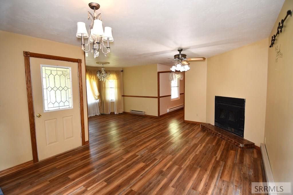 Image 5 of property listing at 2950 N Ammon Road, Idaho Falls, ID 83401