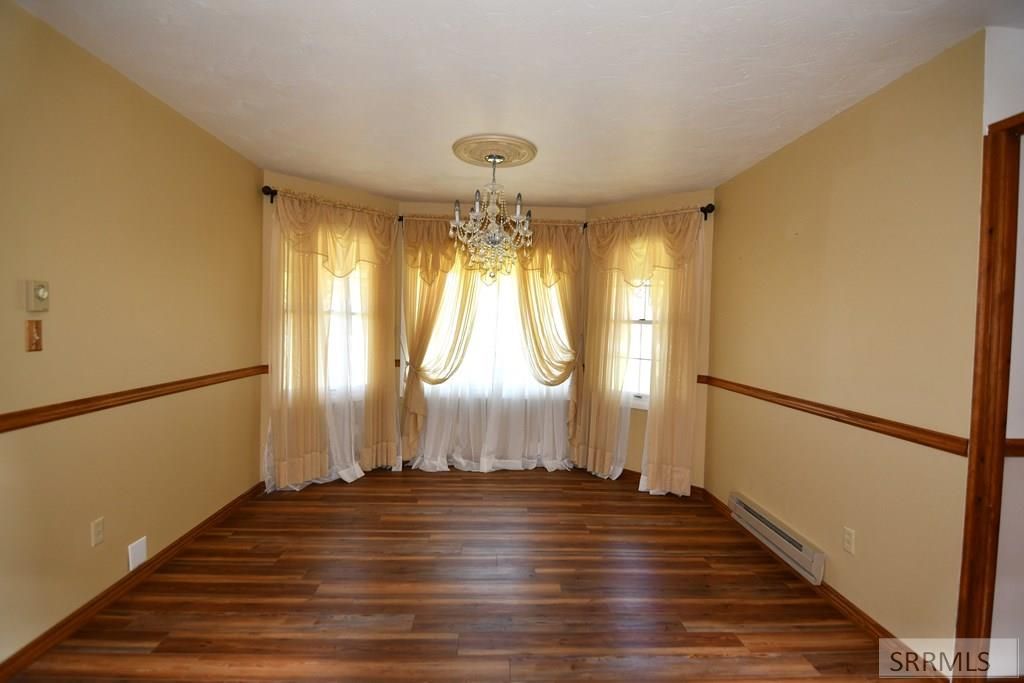 Image 7 of property listing at 2950 N Ammon Road, Idaho Falls, ID 83401