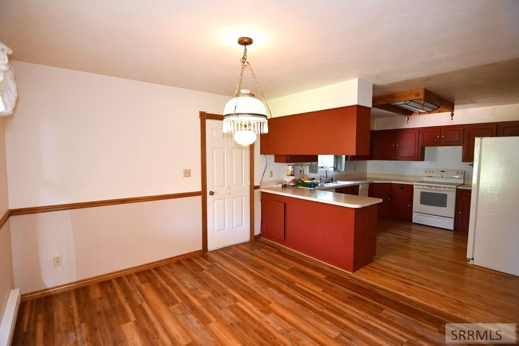 Image 8 of property listing at 2950 N Ammon Road, Idaho Falls, ID 83401