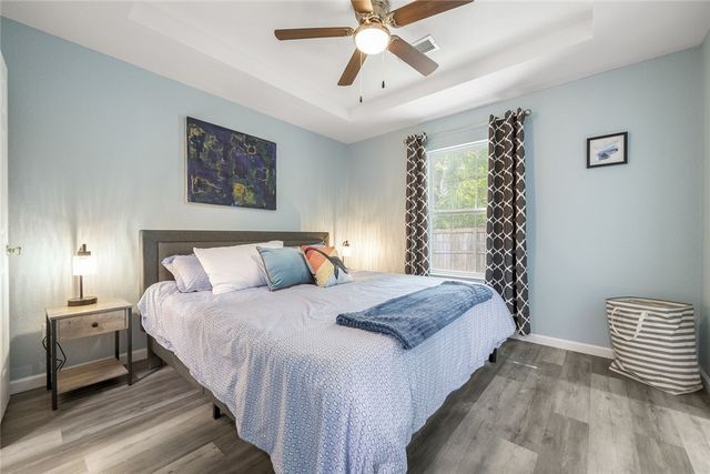 810 SE E Court, Bentonville, AR 72712